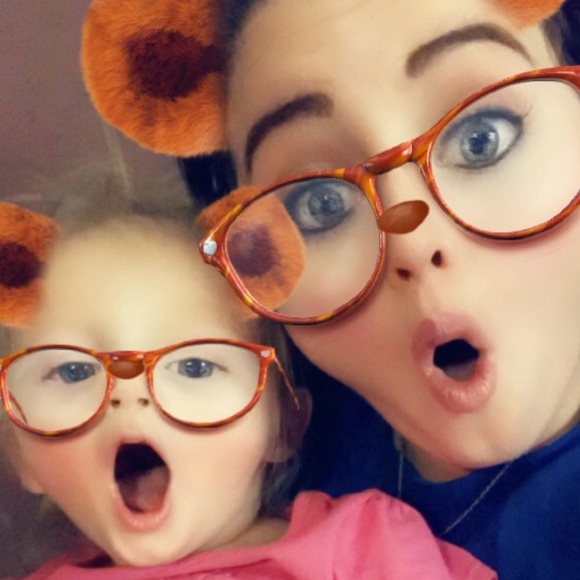 Meet your Posher, Nicole - Picture 1 of 1